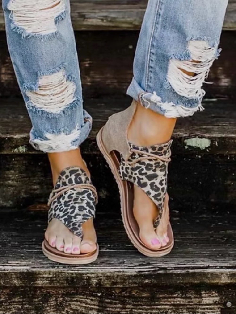 Very G Women's Leopard Print Toe-Loop Sandals - Taupe Sz 8